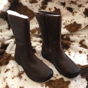 Keens Women’s Brown Leather Hiking Boots size 8